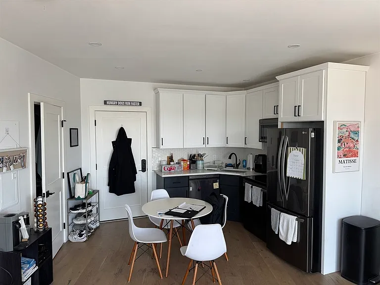 144 Old Colony Ave #405 — Photo 3