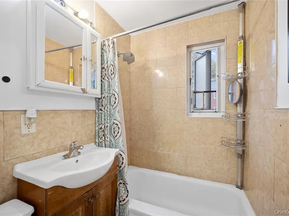 227-18 Hillside Avenue image 19 of 19