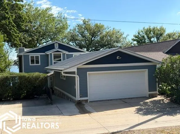 5494 Lakeview Dr, Clear Lake, IA 50428