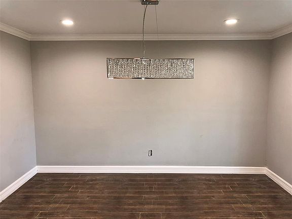 4th image of 611 Thistlewood Dr