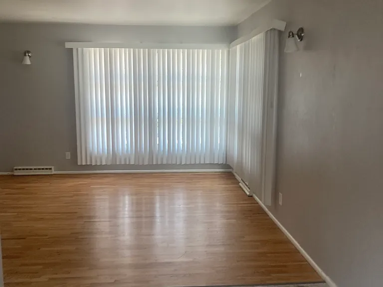 20 N Logan Ave — Photo 3