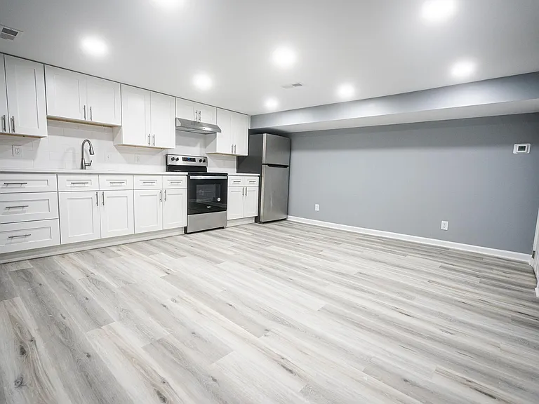 5902 Addison St #BASEMENT — Photo 3