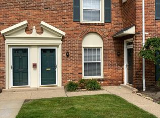 5614 Chelmsford Dr, Lyndhurst, OH 44124