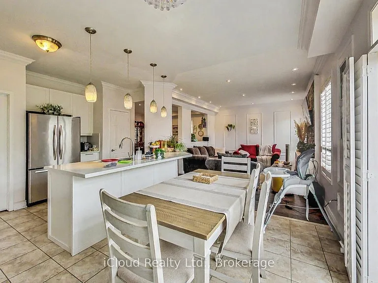 1013 McCuaig Dr — Photo 3
