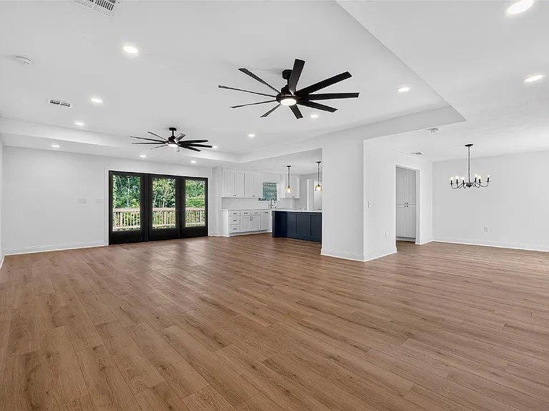 2808 Woodland Dr — Photo 5