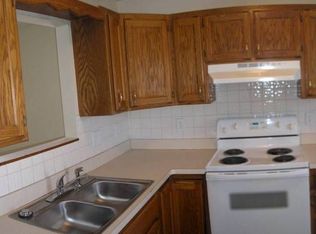 5333 SW Reeder St, Topeka, KS 66604