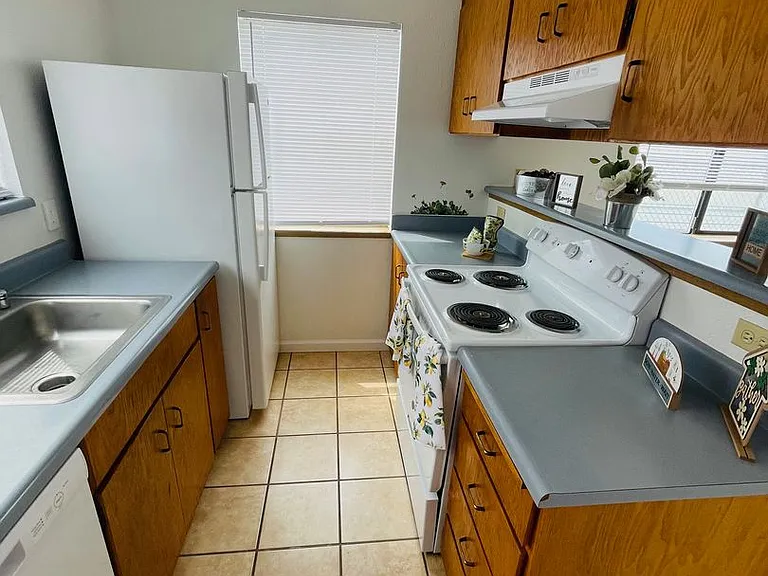 3601 & 3609 I St NE — Photo 29