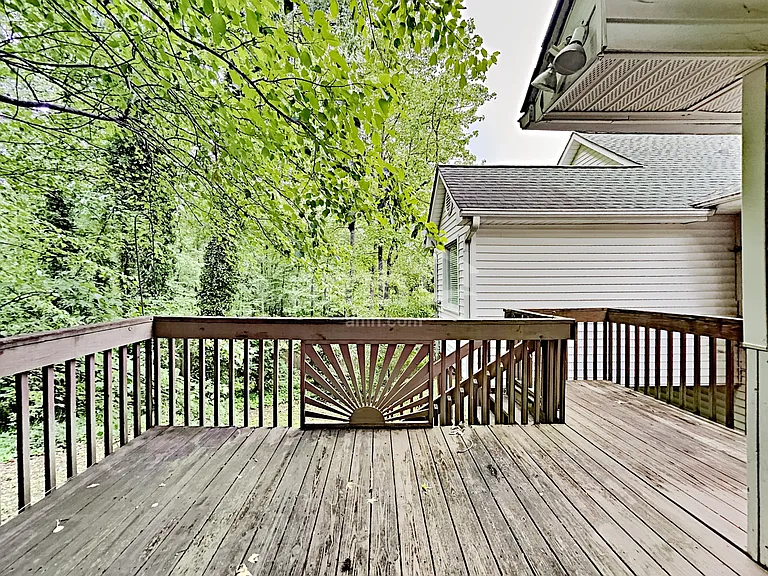 2262 Byron Ct SW — Photo 22
