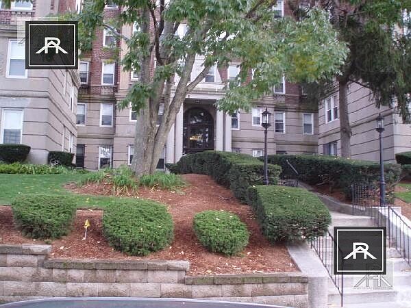 Building Photo 4
