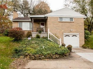 37 Long Valley Dr, Coraopolis, PA 15108