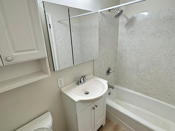 4th image of 560 26th Ave #16