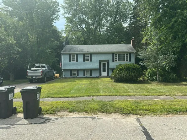 25 Lexington Ln, Millis, MA 02054
