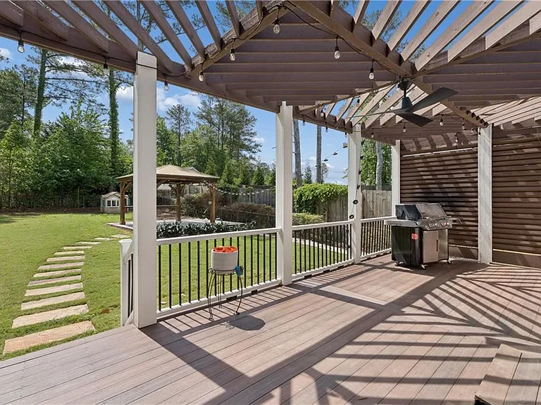 4130 Lower Roswell Rd — Photo 30