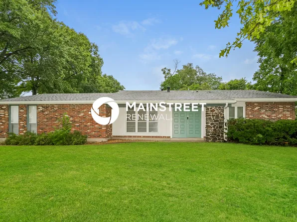 900 Broadhurst Dr, Ballwin, MO 63021