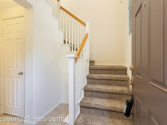 4th image of 2813 Escala Cir