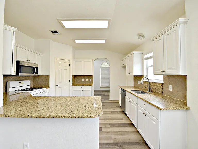 16504 Castletroy Dr — Photo 10