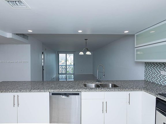 4th image of 1020 Meridian Ave APT 509