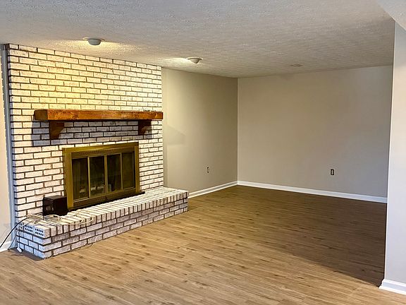 2nd image of 1031 Wedgewood Dr