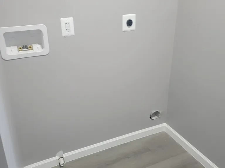 3419 Esther Pl — Photo 9