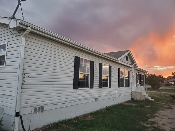 8 Capital Rd, Edgewood, NM 87015