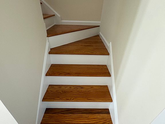 4th image of 305 W Clay Ave Floor 2