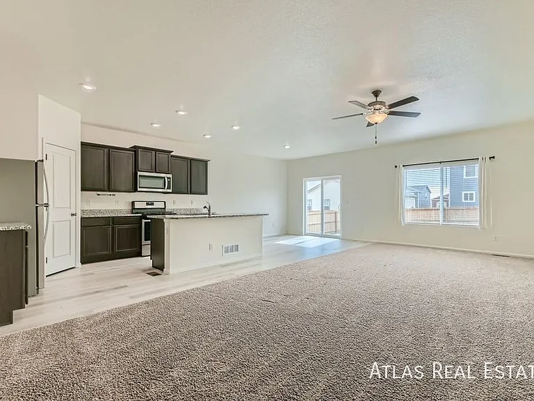 987 Cascade Falls St — Photo 3