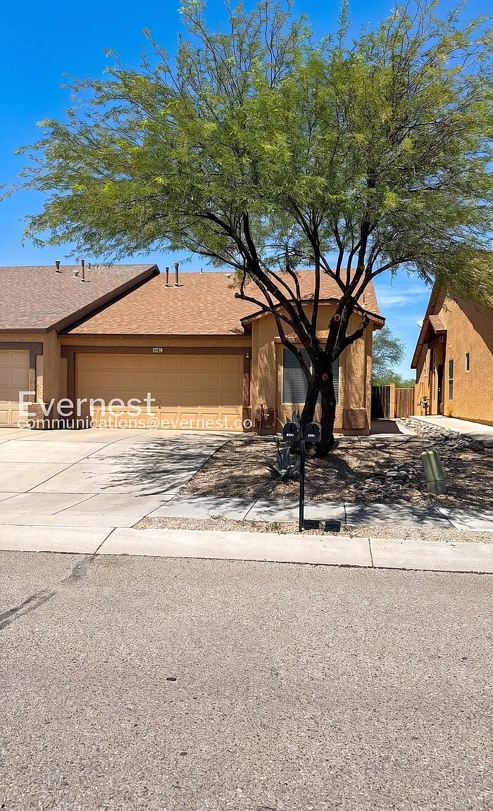 2 bed, 2.0 bath, 1044 sqft, $1,600 — Photo 1