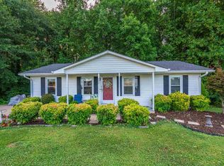 272 Wolfe Ln, Inman, SC 29349
