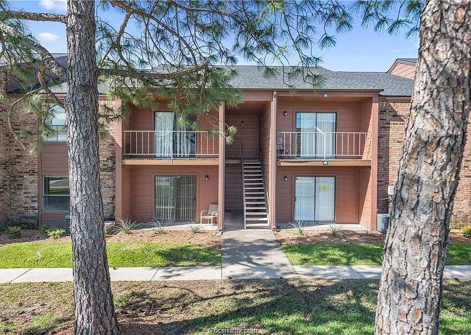 1st image of 904 University Dr #61