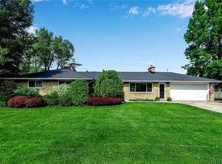 4252 Susan Dr, Williamsville, NY 14221