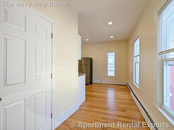 3rd image of 19 Cameron Ave #6