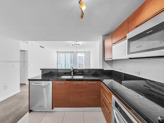 4th image of 244 Biscayne Blvd APT 2507
