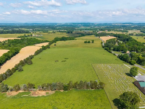 2010 Knightly Mill Rd, Fort Defiance, VA 24437