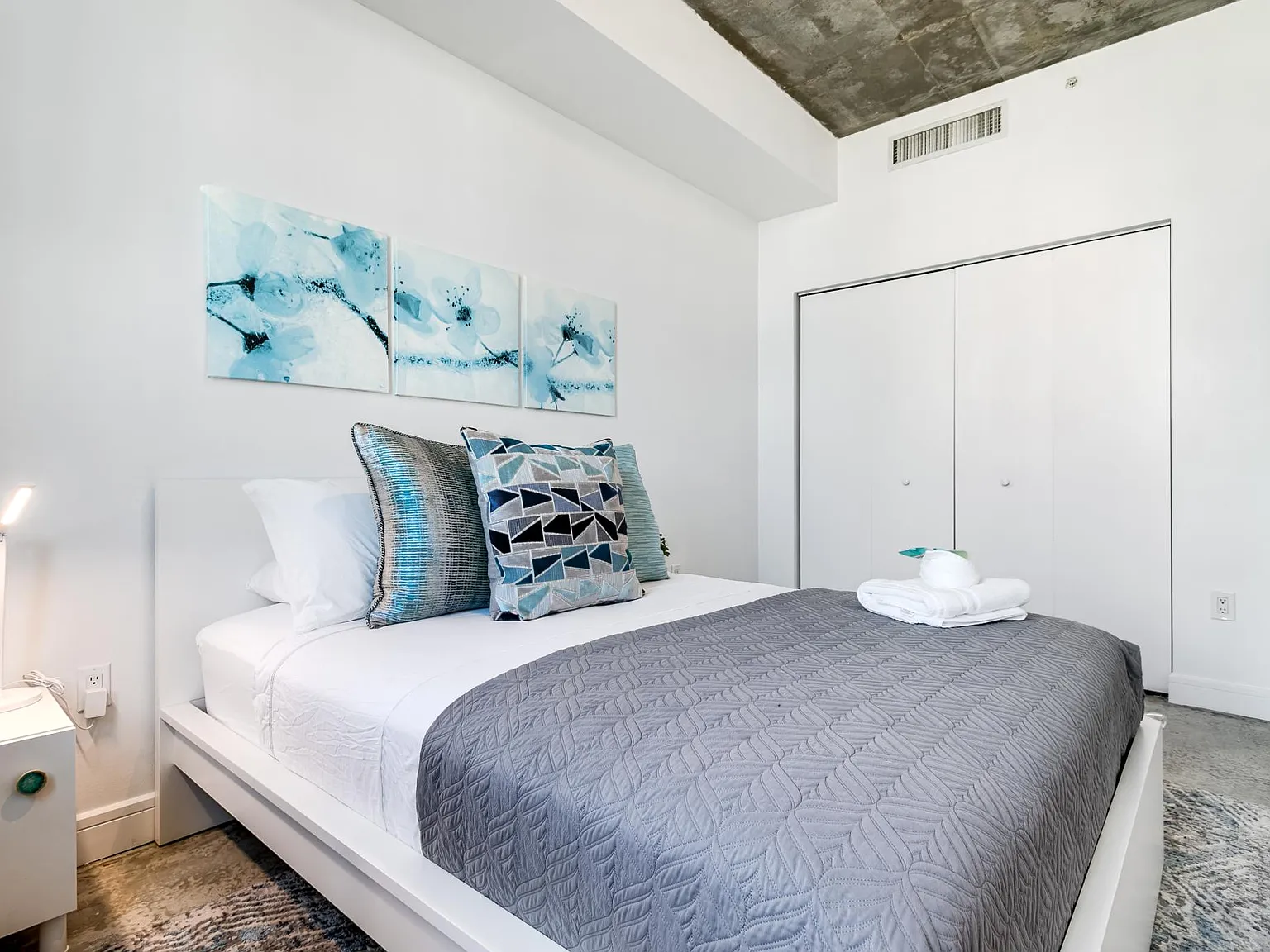 2 bed, 1185 sqft, $3,850 — Photo 4