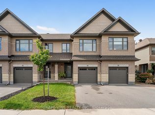 96 Porter St, Ottawa, ON K2S2L8