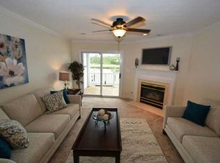 129 Harbor Watch Dr, Chesapeake, VA 23320