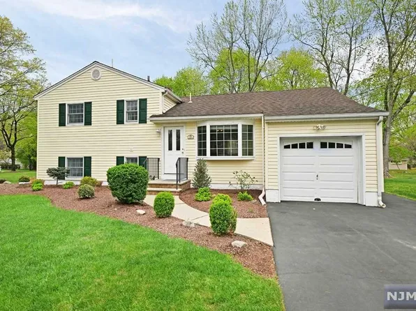 621 Stanley Pl, River Vale, NJ 07675