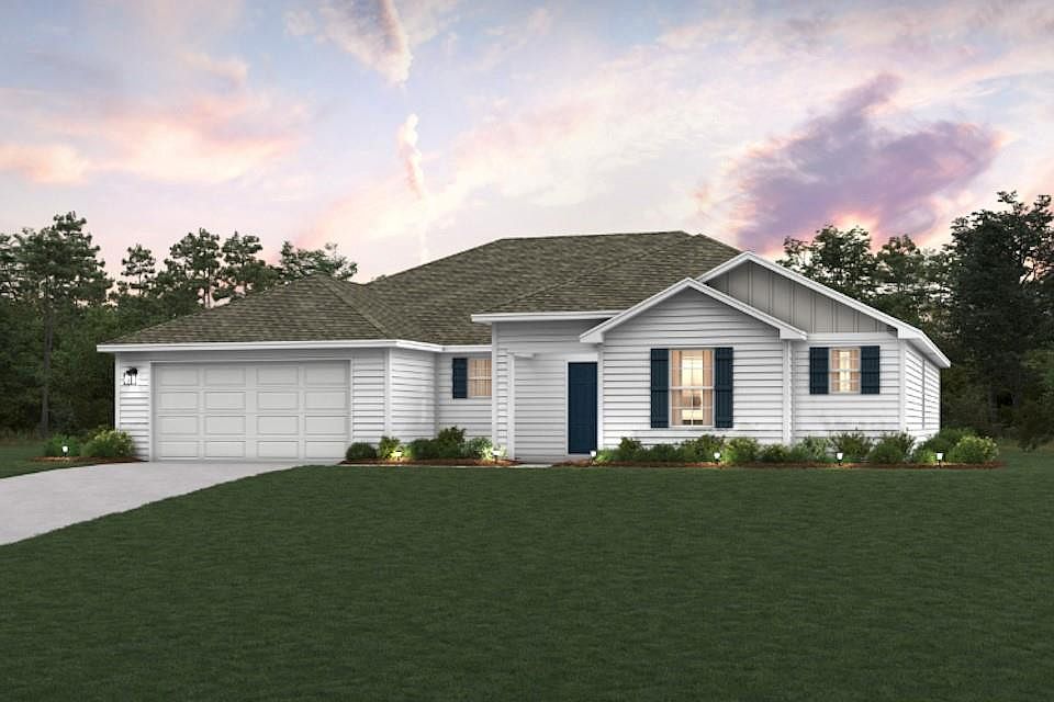 1st image of 1015 NE Palm Dr NE