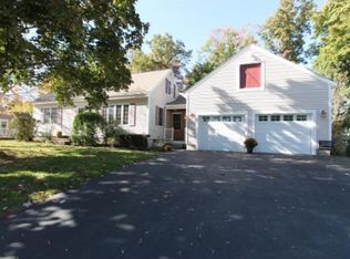 9 Sioux Ave, Nashua, NH 03063
