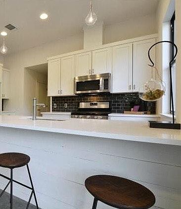 Breakfast bar