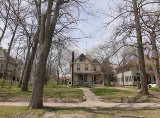 447 S Summit St, Iowa City, IA 52240