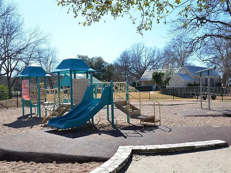 16304 Kicking Bird Dr — Photo 29