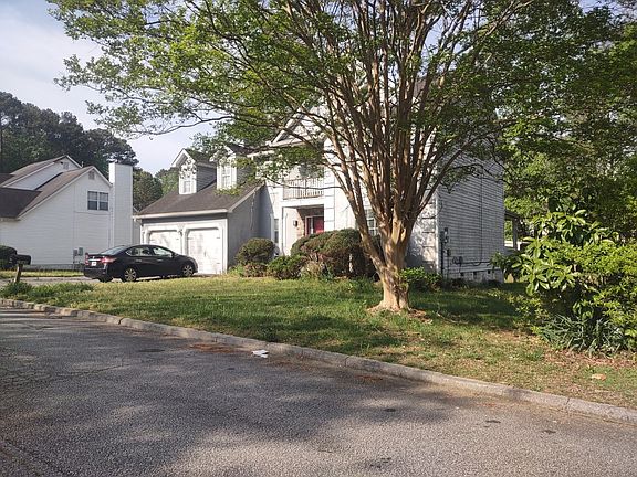 3rd image of 1240 Huntington Place Cir