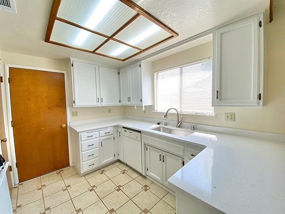 3rd image of 1705 Seagull Dr