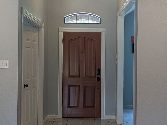 4th image of 1207 Circle Ln
