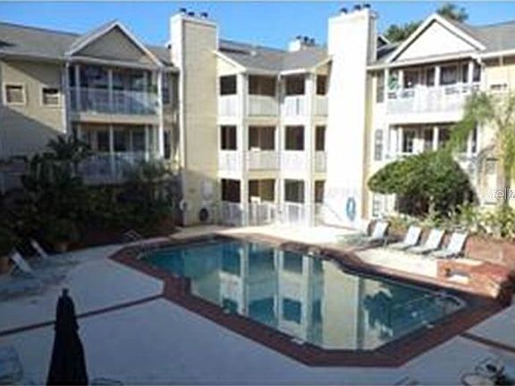 2nd image of 1000 W Horatio St APT 228