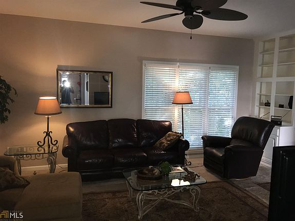 5th image of 820 Forest Oak Dr