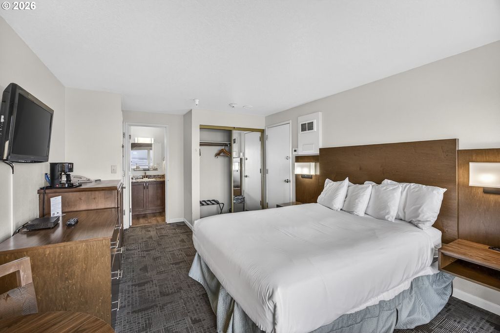 88416 1st Ave #209, Florence, OR - View 4