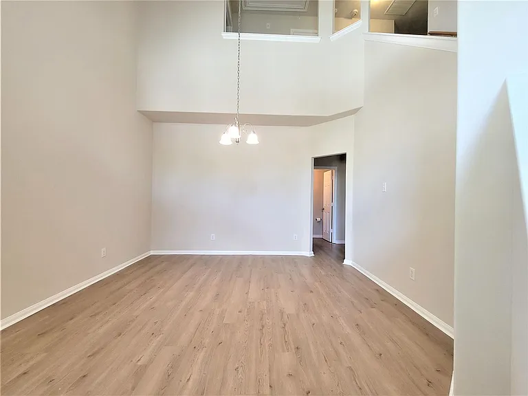 16302 Sitella Ct — Photo 3