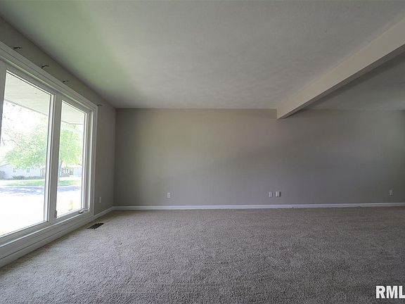 4th image of 1709 W Thames Dr
